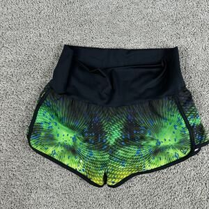 Pelagic Shorts Womens Medium Black Green 2 in Inseam Fishing Ladies READ